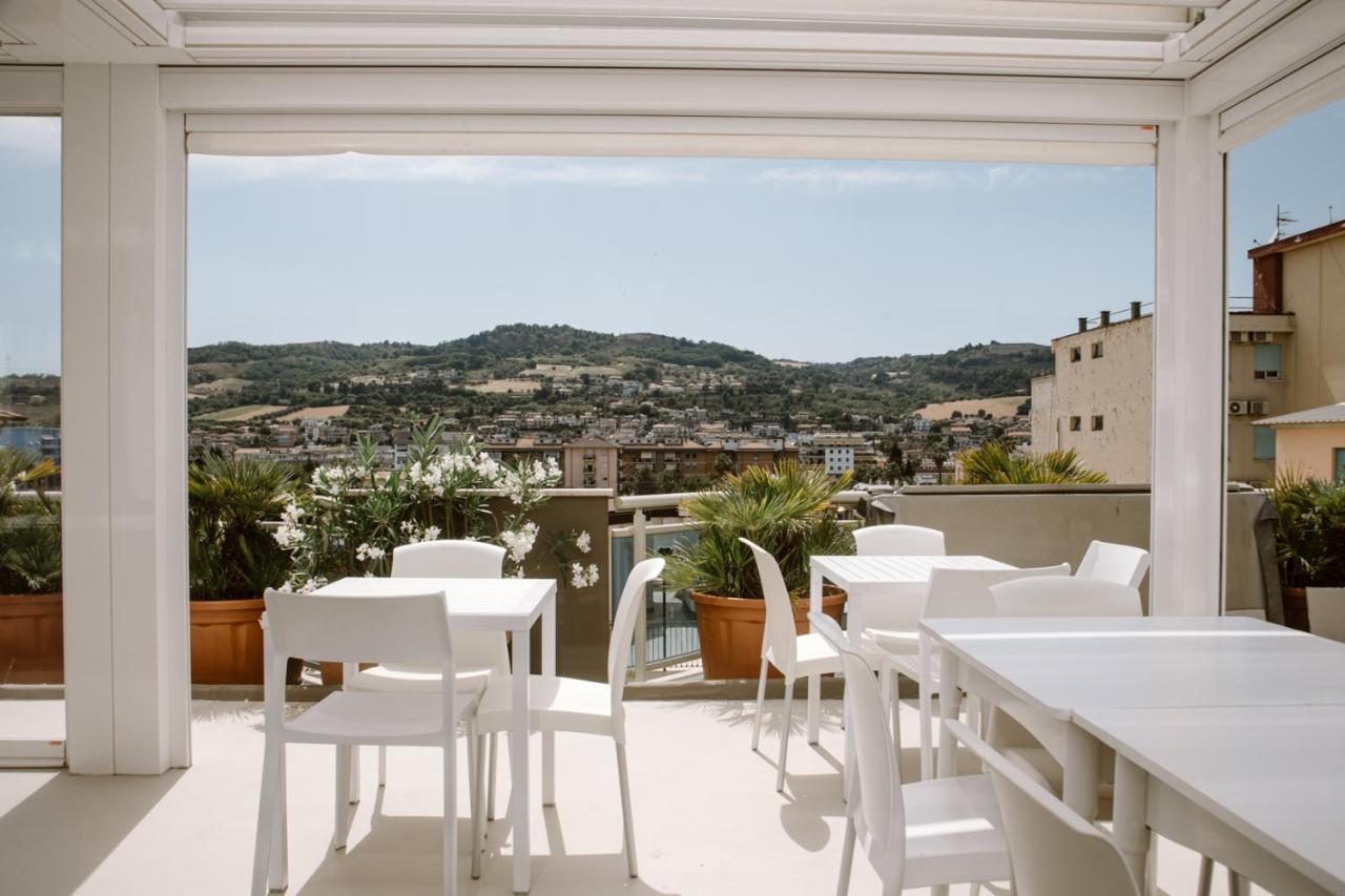 Hotel Bolivar San Benedetto del Tronto Esterno foto